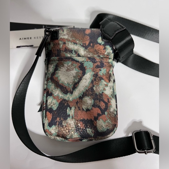 NWT | AIMEE KESTENBERG Phone Crossbody | Tie Dye Pattern - Picture 3 of 7